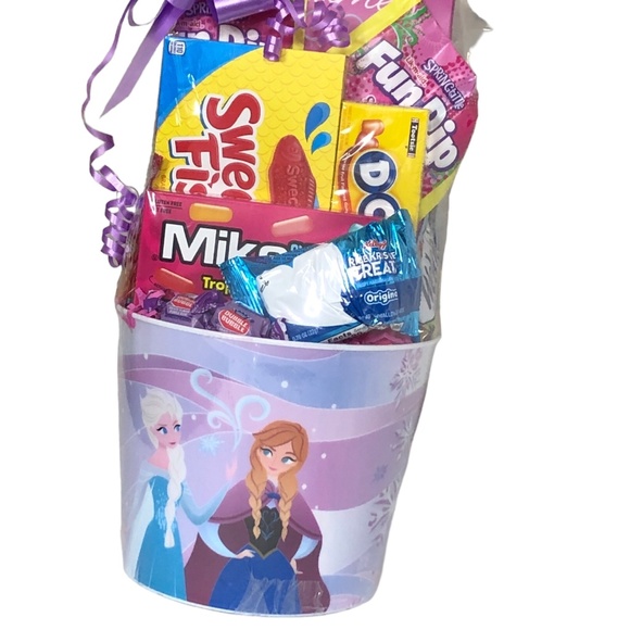 Disney FROZEN MOVIE Night Popcorn, Candies & Snack Treats Tub - Picture 14 of 15